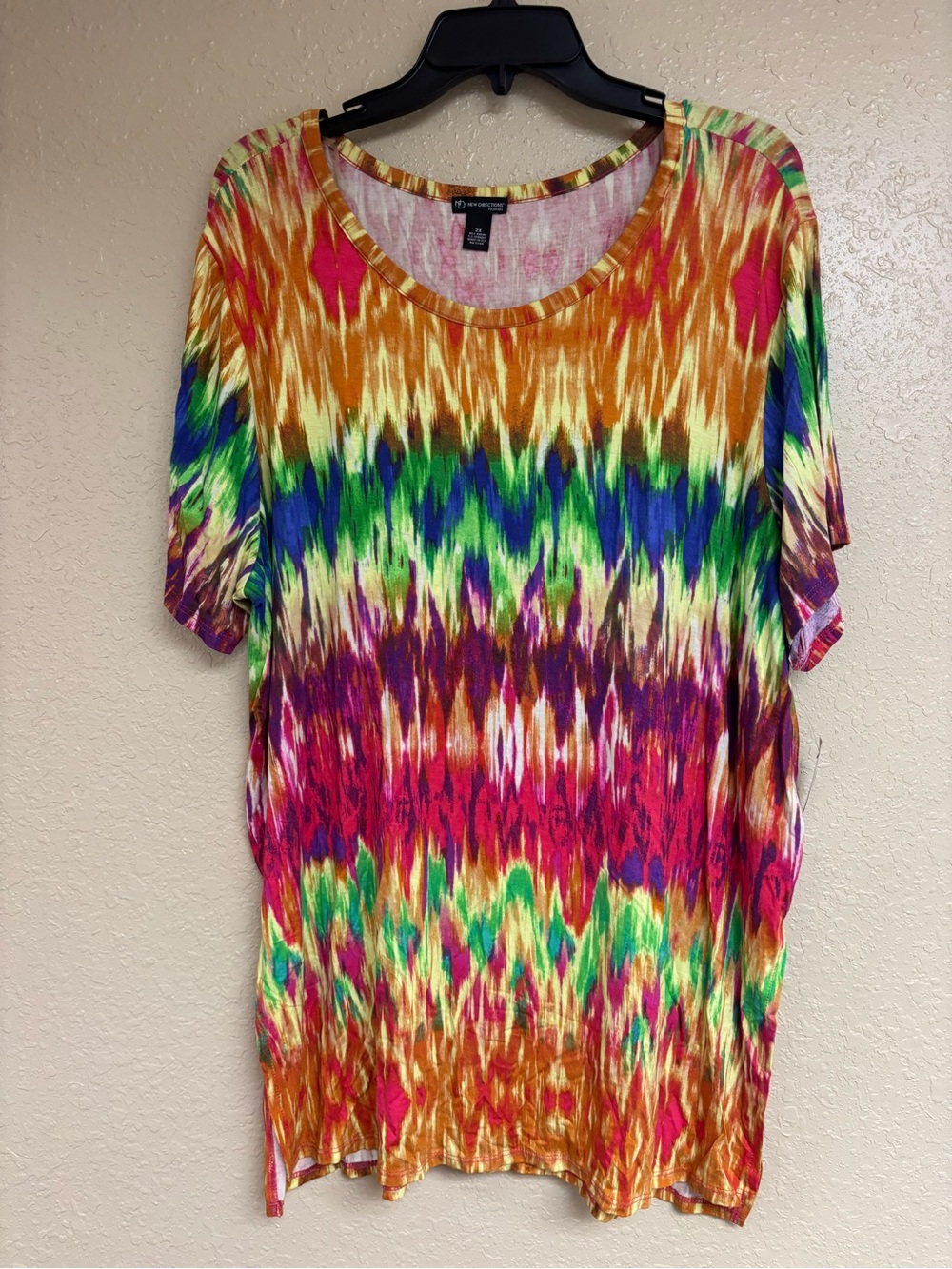 new directions Multicolor Scoop Neck Short Sleeve Top